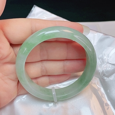【闪购商品】翡翠手镯未镶嵌正圈52.6