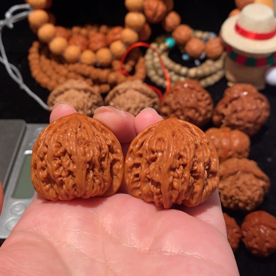 文玩核桃把件36红宝石