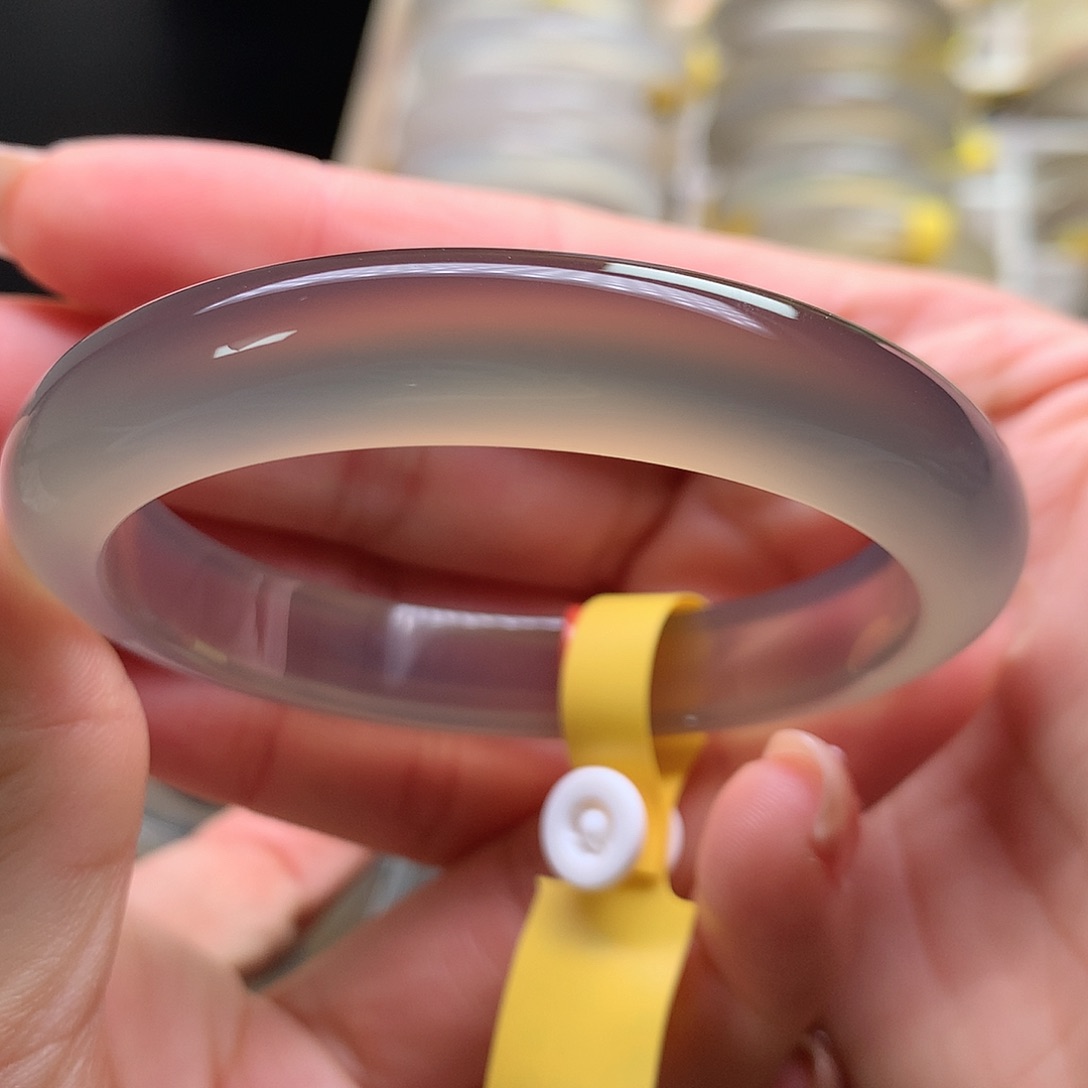 手镯玛瑙/玉髓未镶嵌我***姐特色镯，冰紫灰金蓝