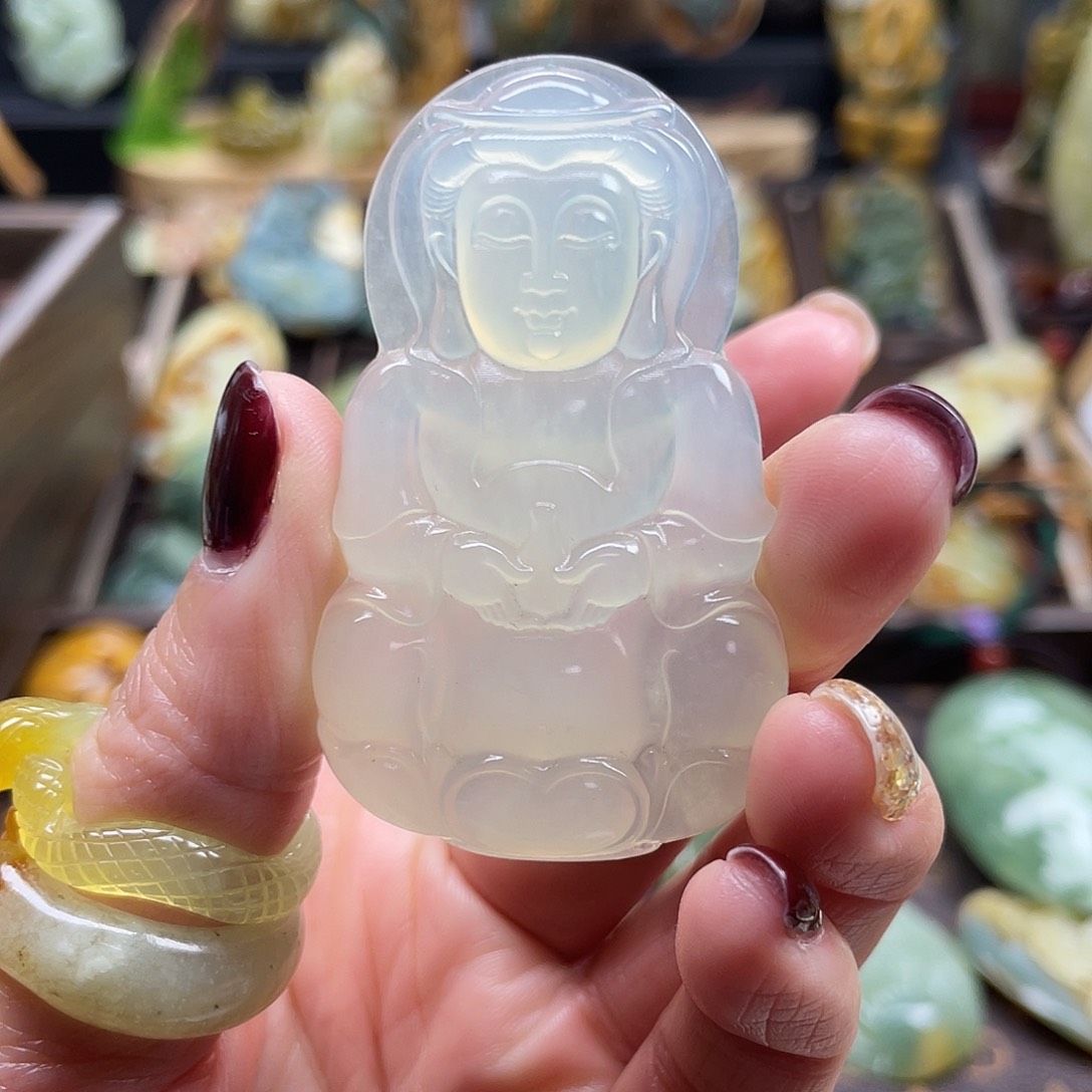 蛇纹石玉颈饰未镶嵌岫玉观音