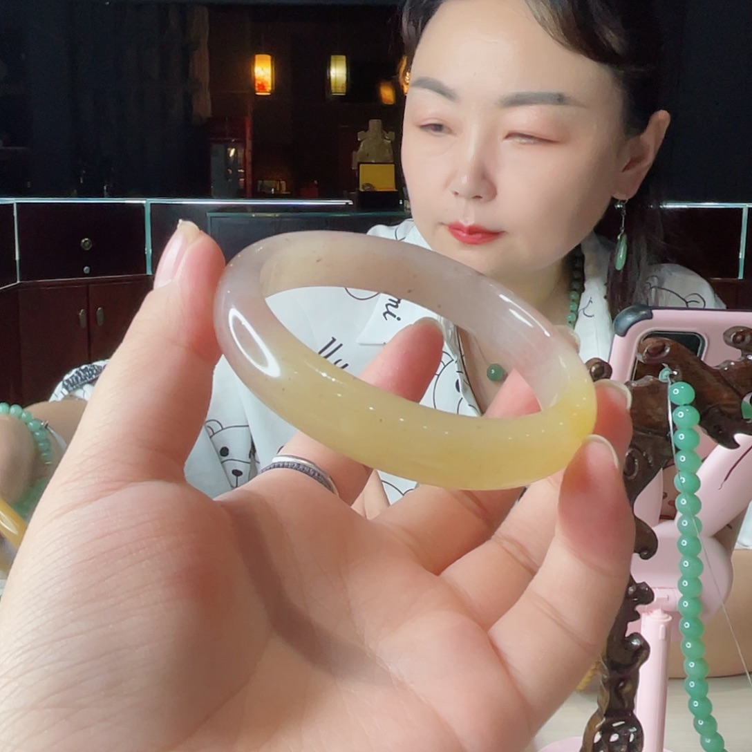 密玉（石英质玉）未镶嵌颈饰