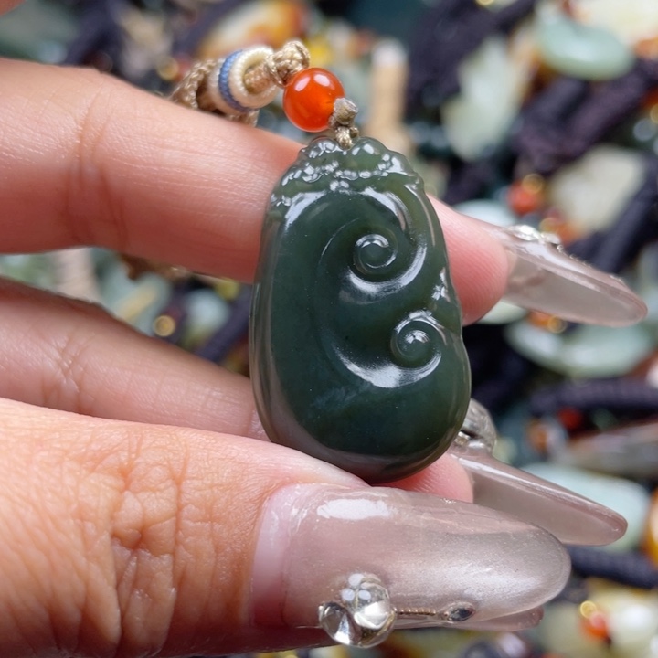 和田玉颈饰未镶嵌