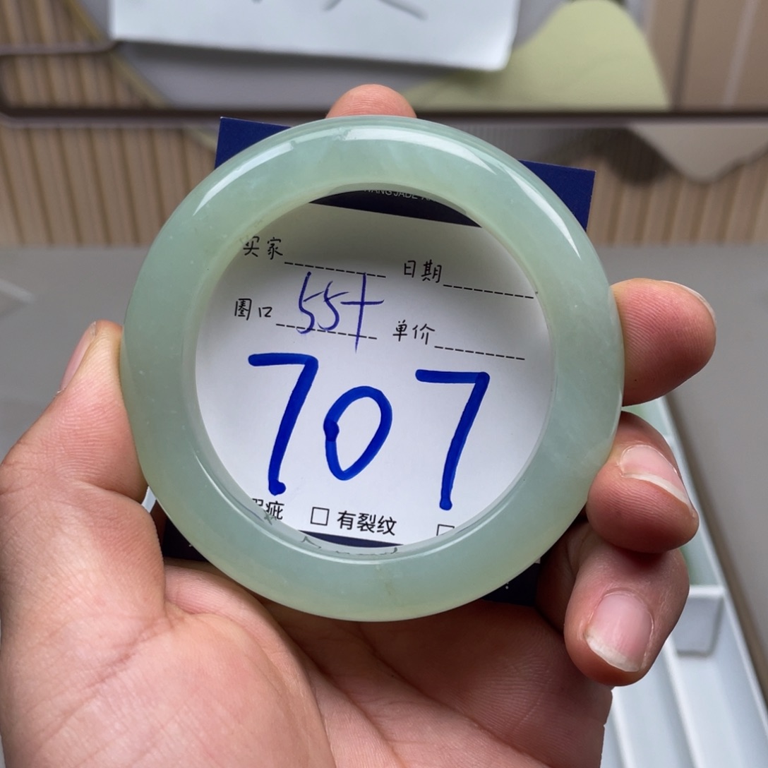 岫玉手镯手镯未镶嵌