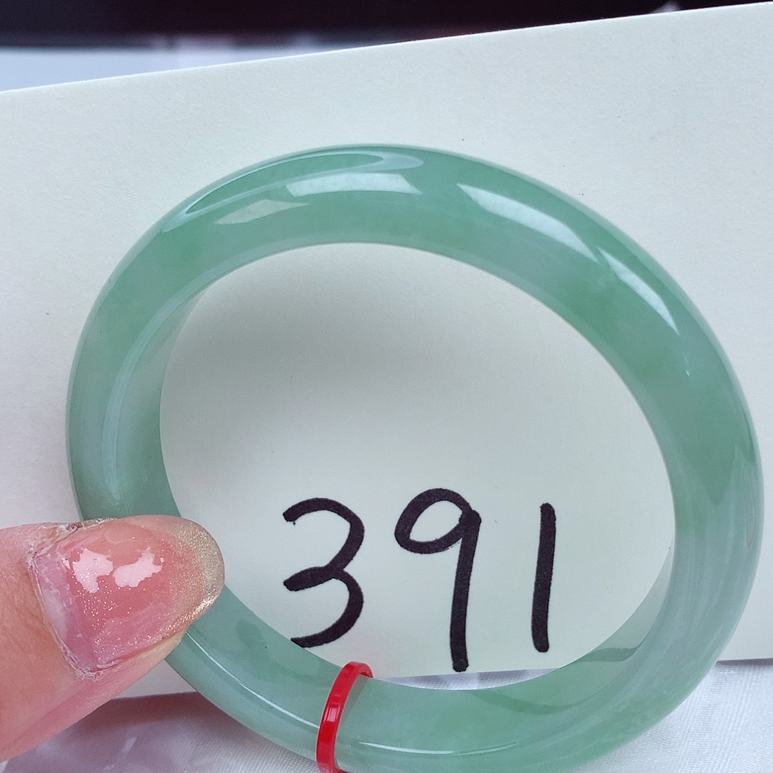 翡翠手镯未镶嵌翡翠