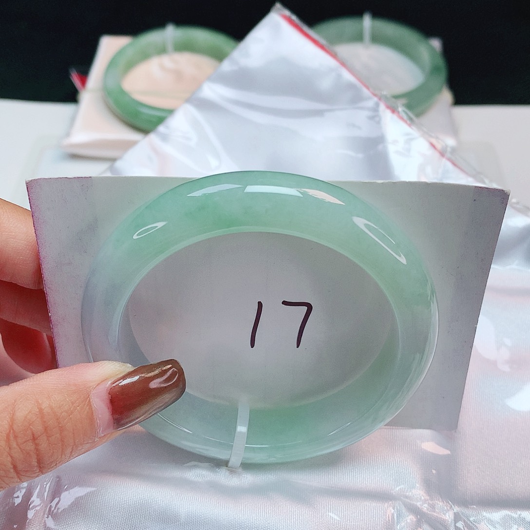 翡翠未镶嵌手镯 正圈54+