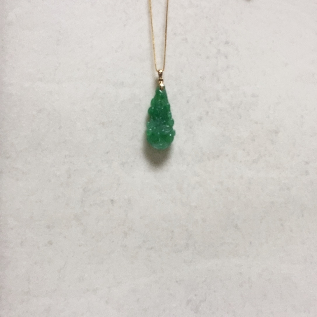 翡翠颈饰18K金镶嵌简单