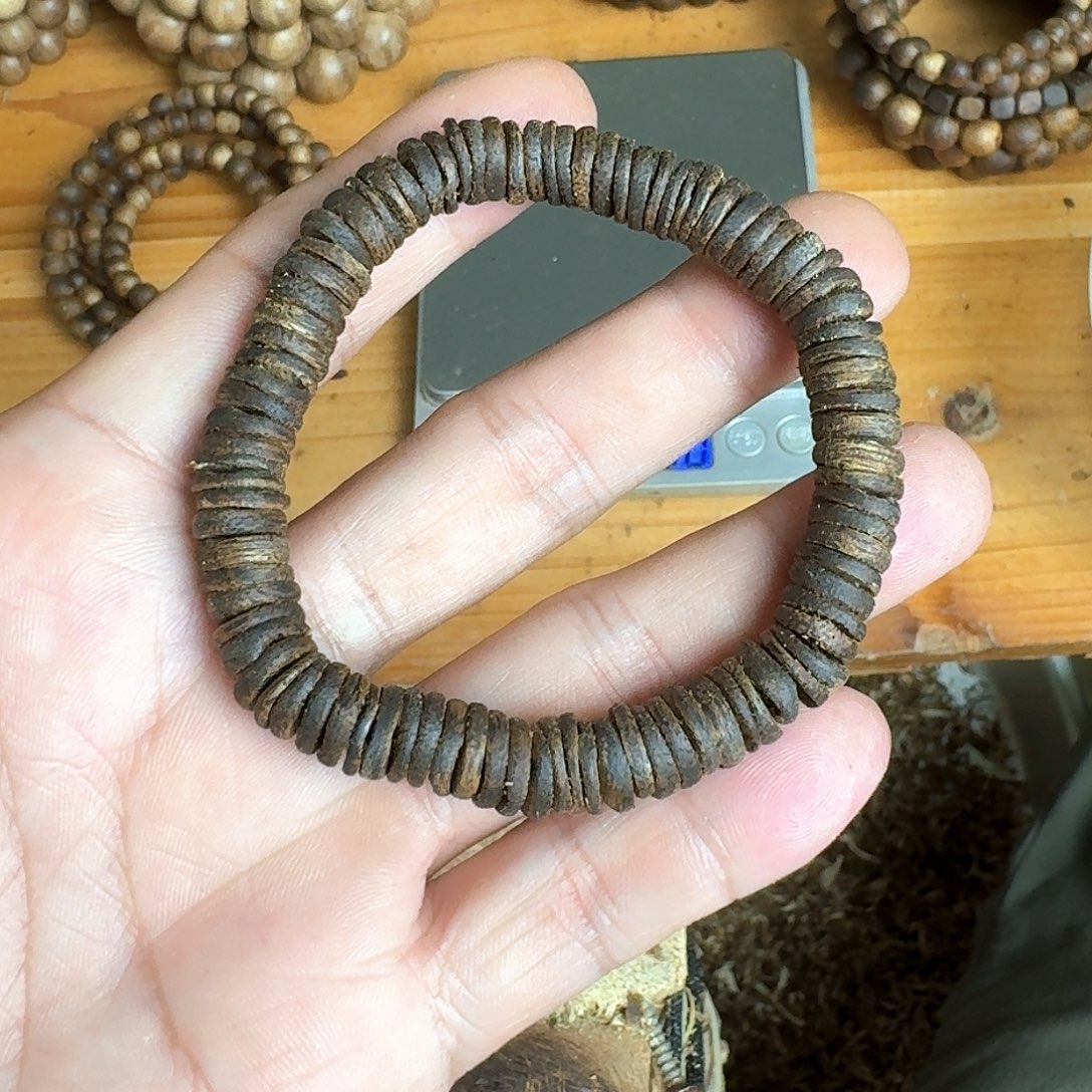 沉香手串棋楠沉香手串片珠0.8mm7.8克单圈