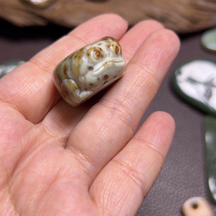 用***9岫岩河磨玉（透闪石质玉）未镶嵌颈饰