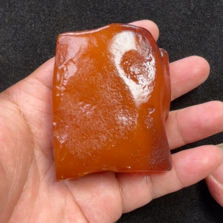 蜜蜡未镶嵌珠宝奇石