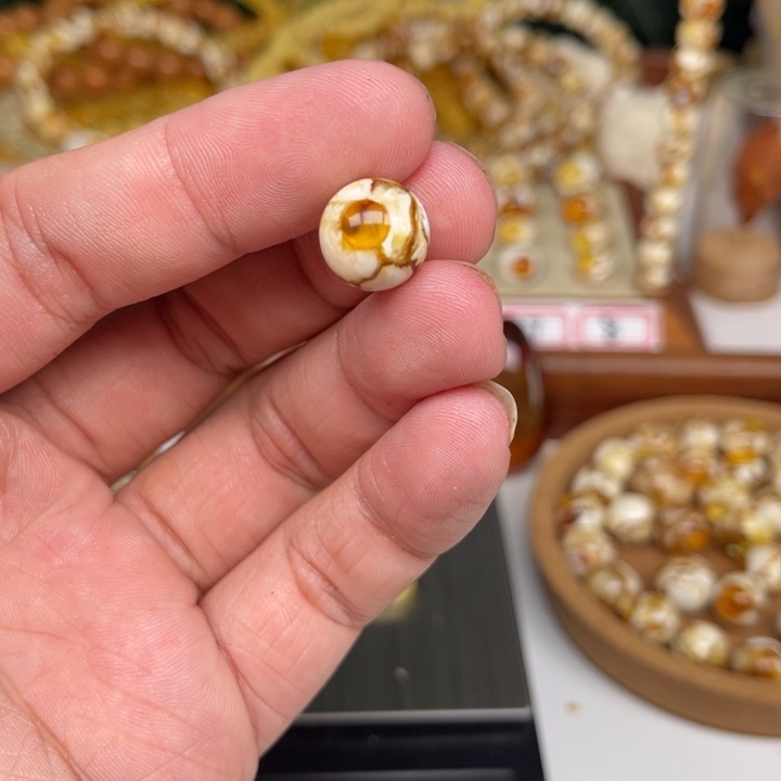 蜜蜡裸石未镶嵌给****张63号