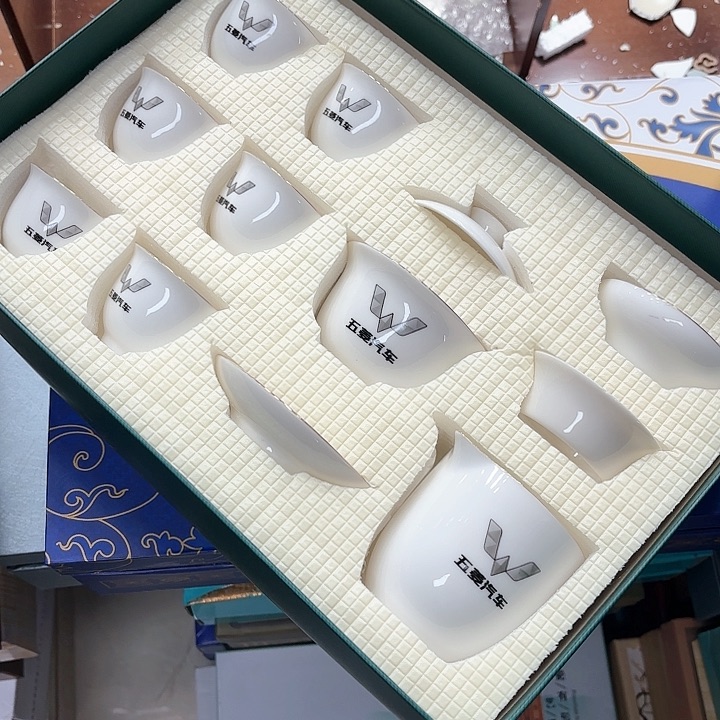 孤品茶具套装等。           