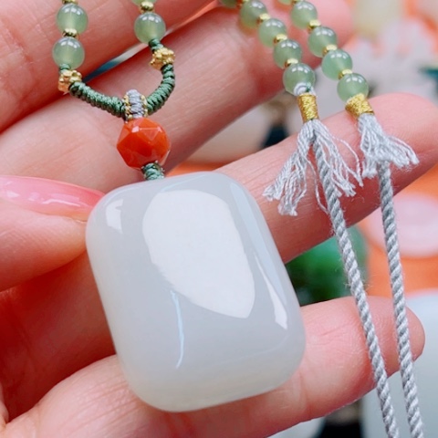 和田玉颈饰未镶嵌