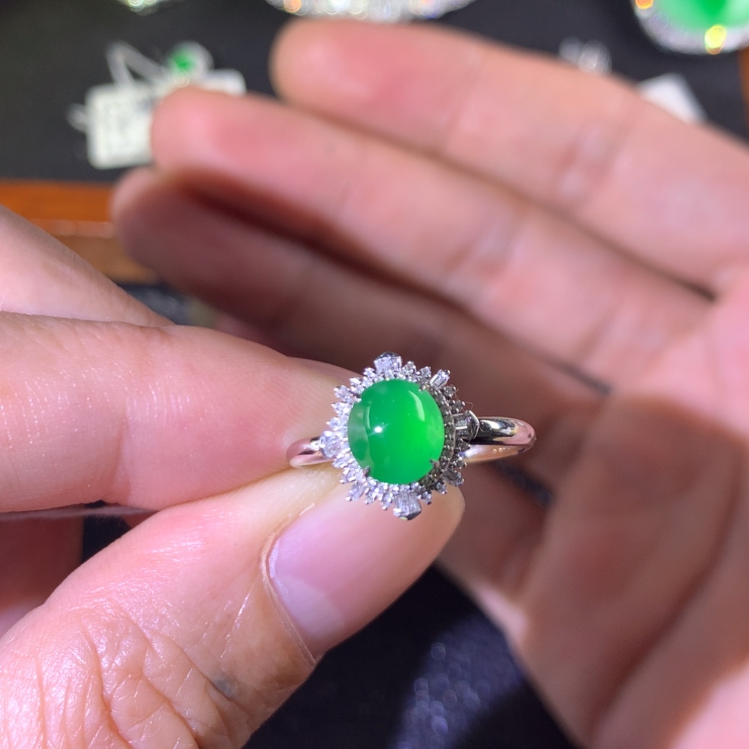 翡翠18K金镶嵌戒指翡翠