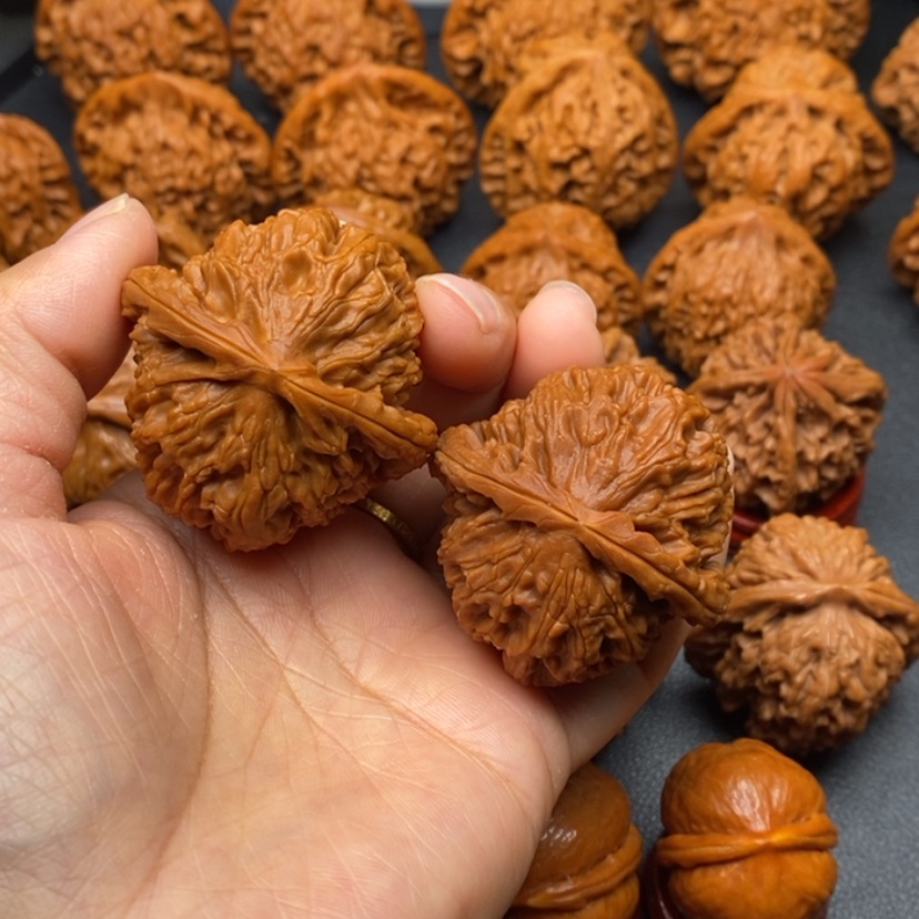 【闪购商品】文玩核桃把件44白狮子