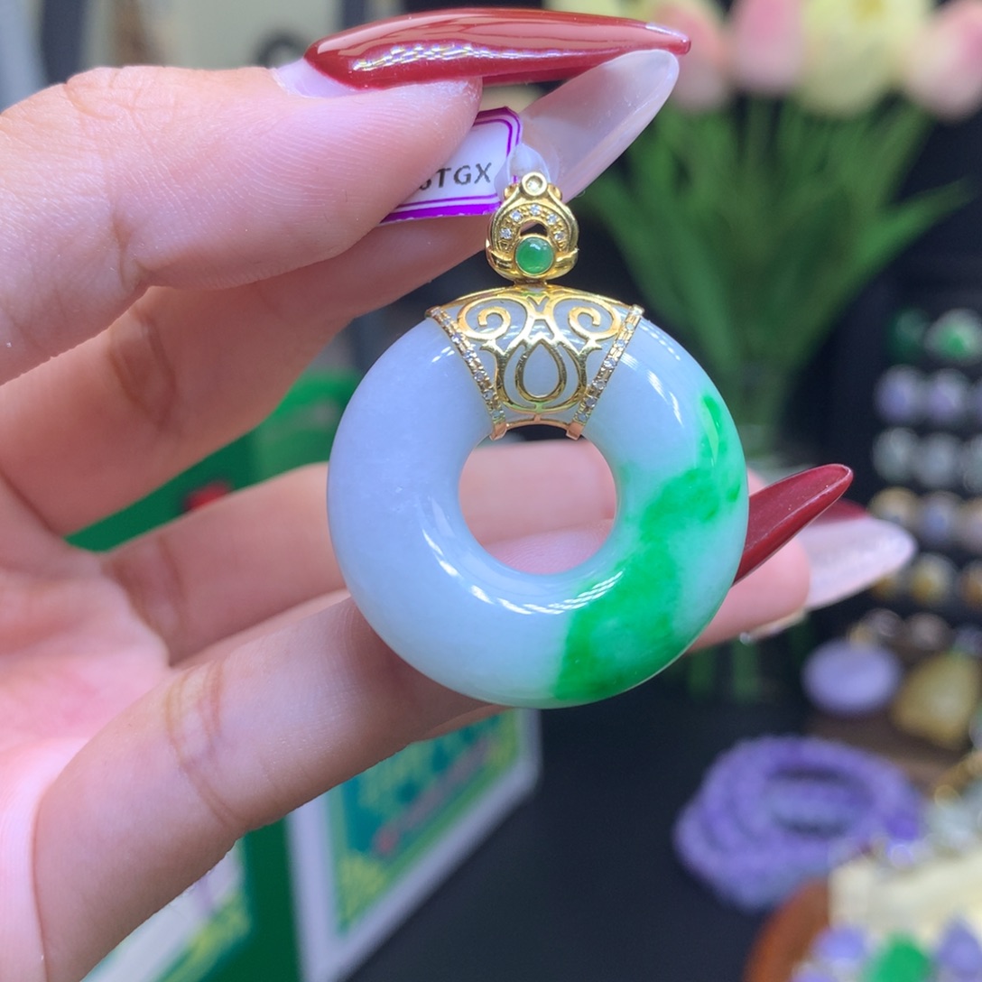 翡翠颈饰18K金镶嵌天然