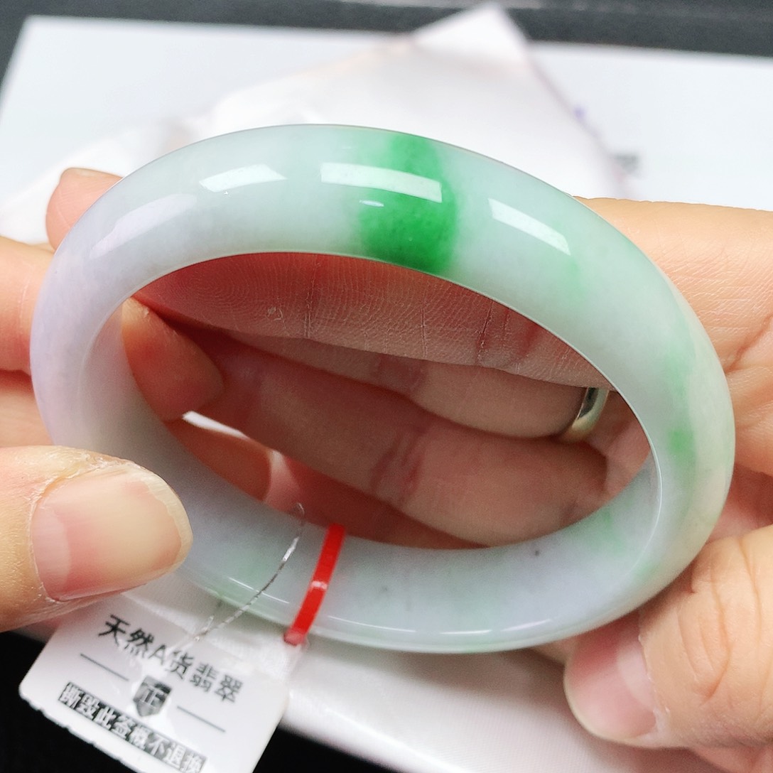 翡翠手镯未镶嵌54贵