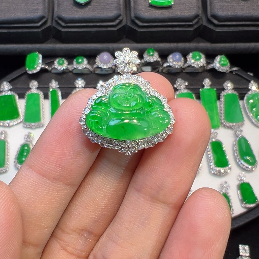 翡翠18K金镶嵌颈饰收到货48小时鉴赏期