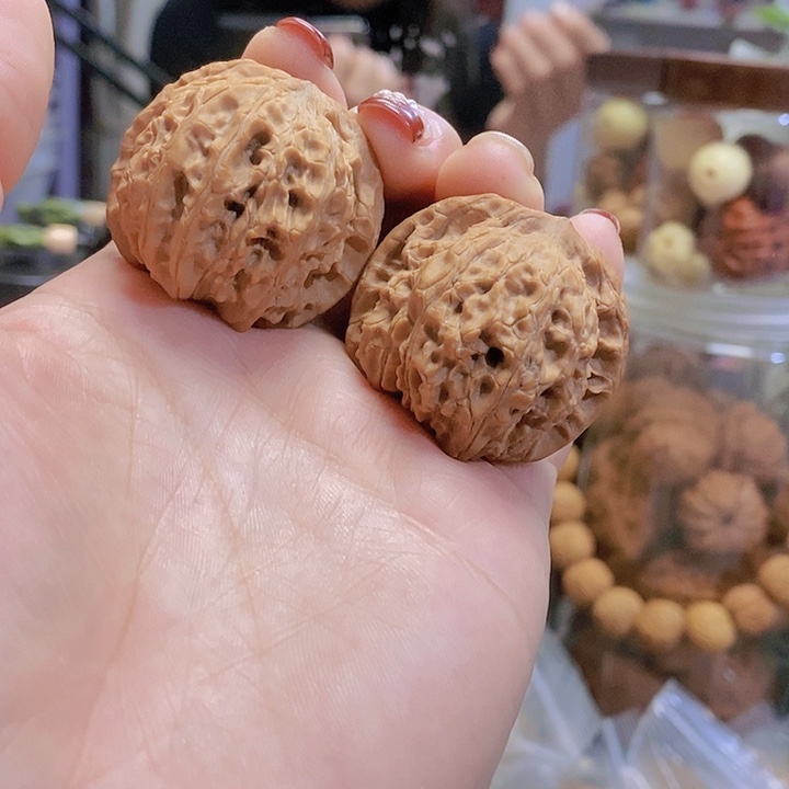 【闪购商品】文玩核桃把件37闷尖凤眼