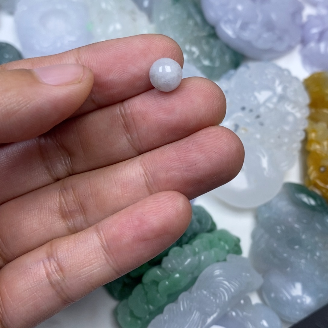 翡翠未镶嵌颈饰木*李翡翠