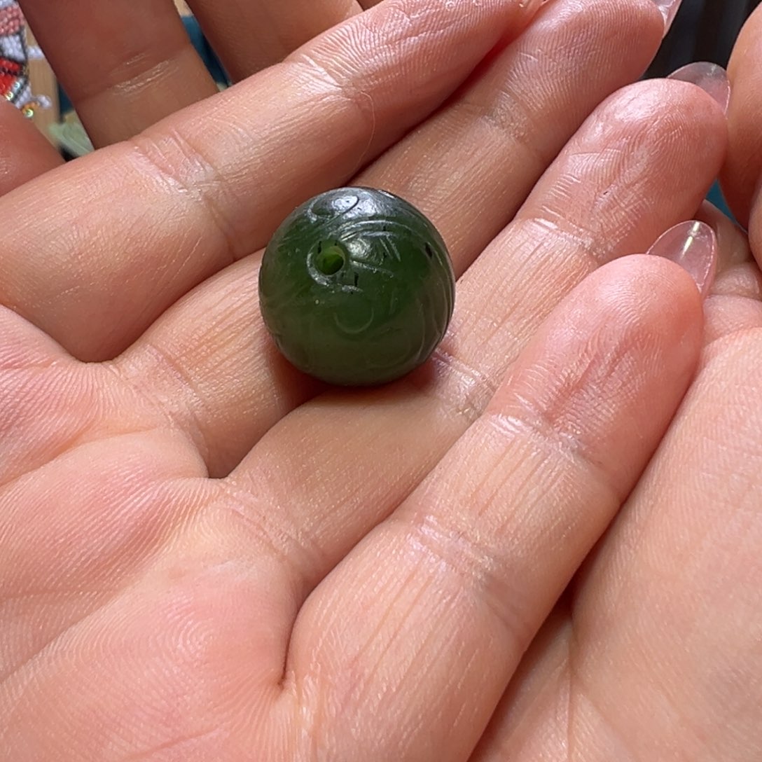 行***在和田玉未镶嵌颈饰