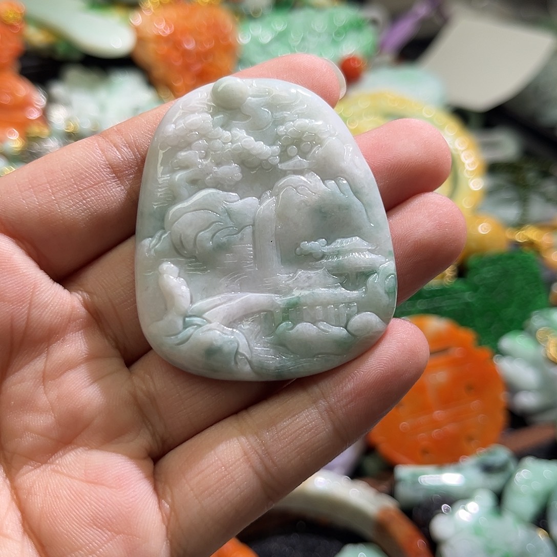 翡翠未镶嵌颈饰待编织