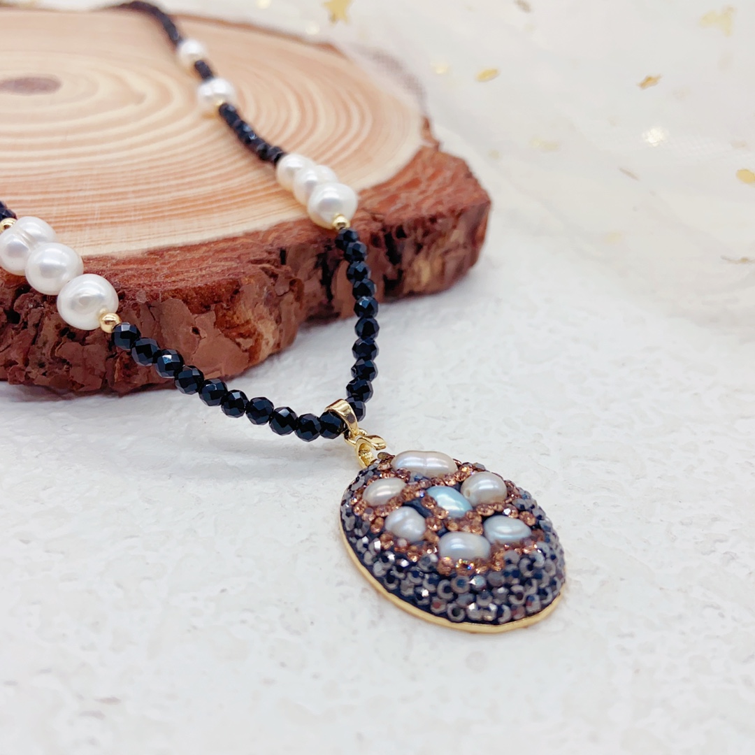 铜合金项链 轻屿风起珍珠项链 货号：XL086057 材质复古彩色紫色