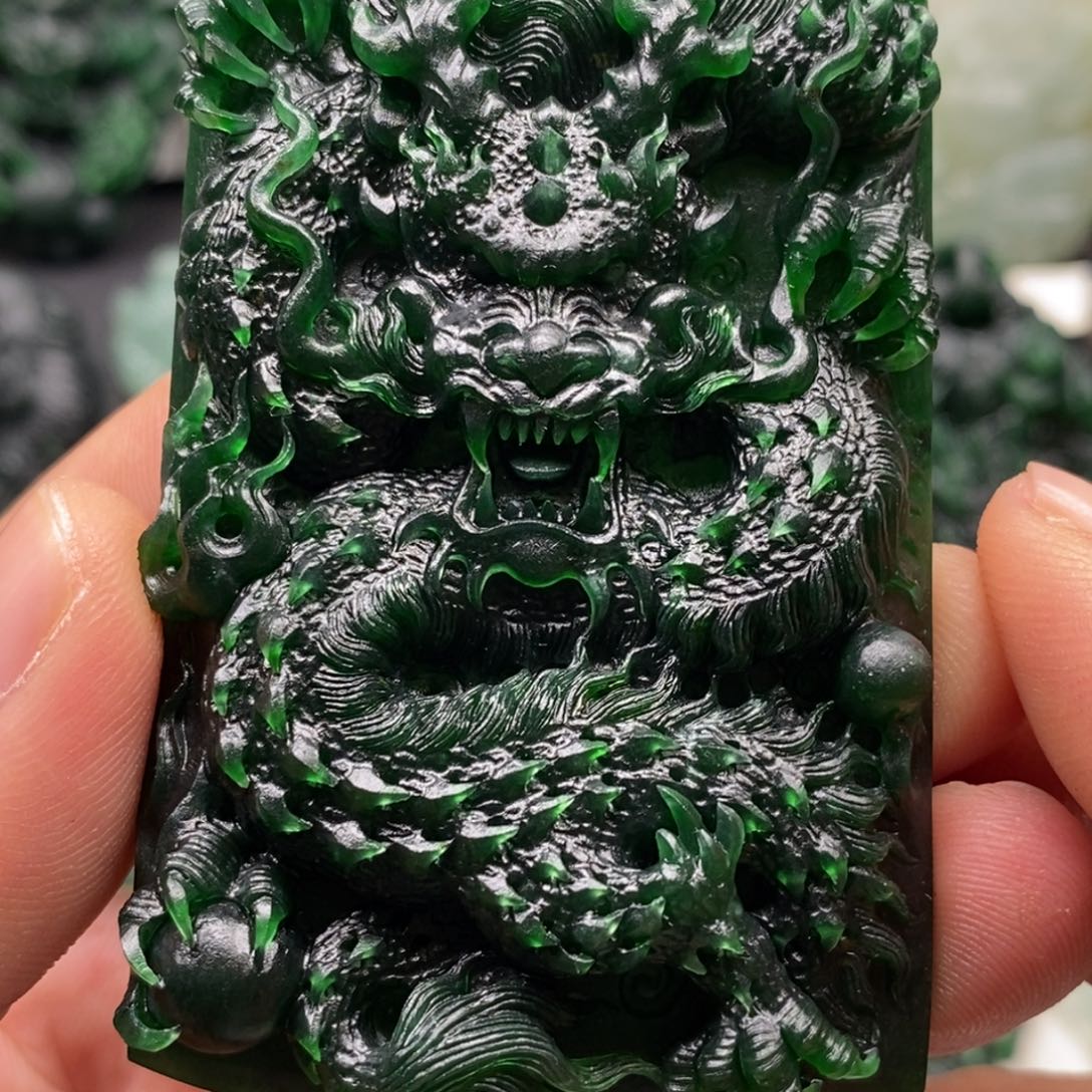 定制翡翠未镶嵌天然翡翠A货龙牌