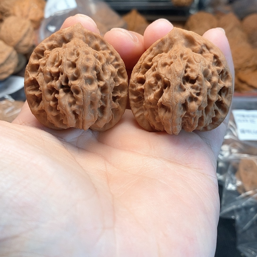 1文玩核桃铁帽子39-042