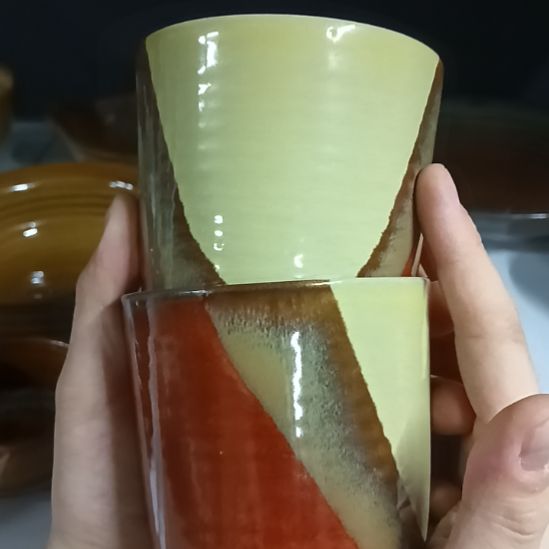 用***2盘瓷器微瑕不退不换两只