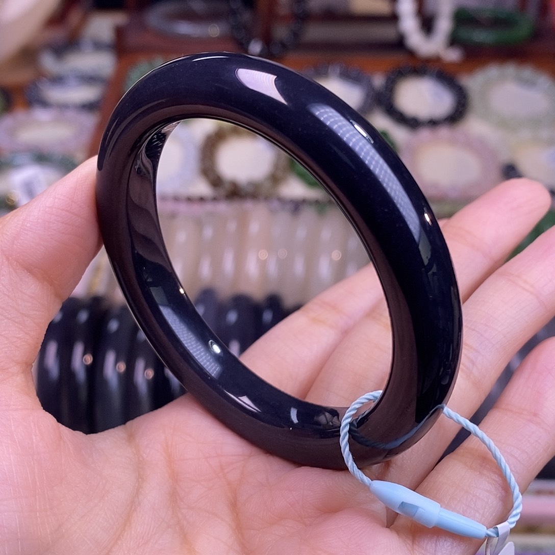 颈饰未镶嵌和田玉J****天老矿料浓烟紫手镯53