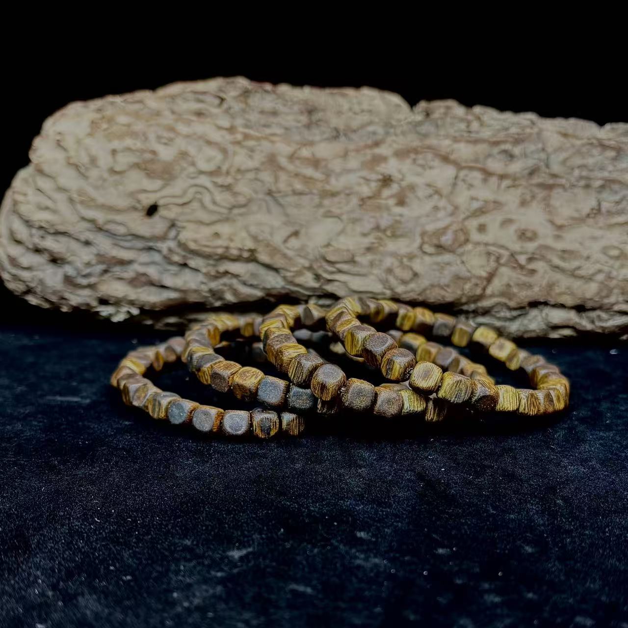 沉香【奶爸珠宝】S1-518海南尖峰岭莺歌绿奇楠方糖手串多样性发其一