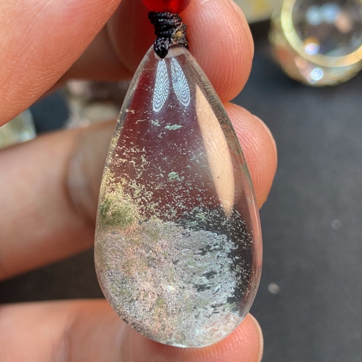 水晶颈饰未镶嵌过**烟