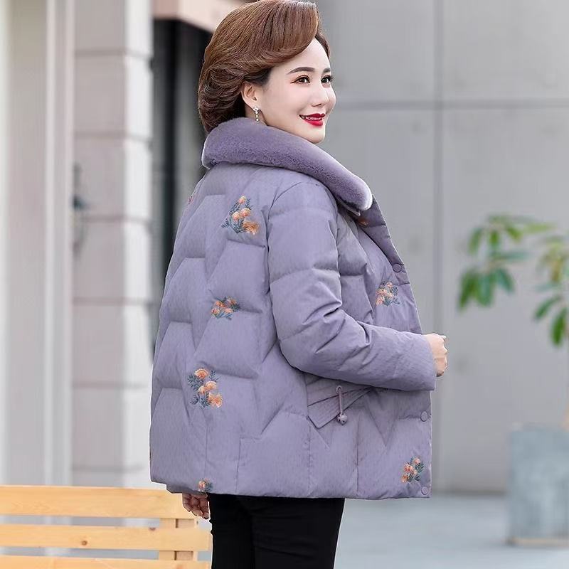 冬季新款羽绒服女短款女装兔毛翻领冬装外套CF2211