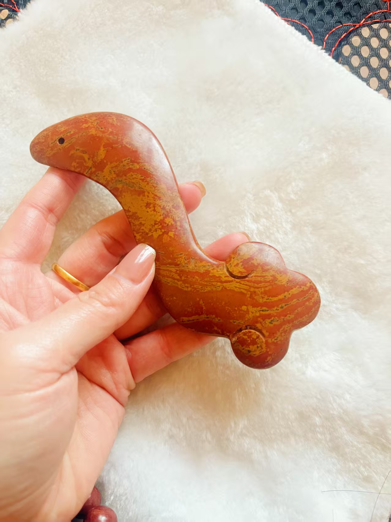 泗水砭石多功能如疏通意S板    家用肩颈刮痧点穴头疗点按S板