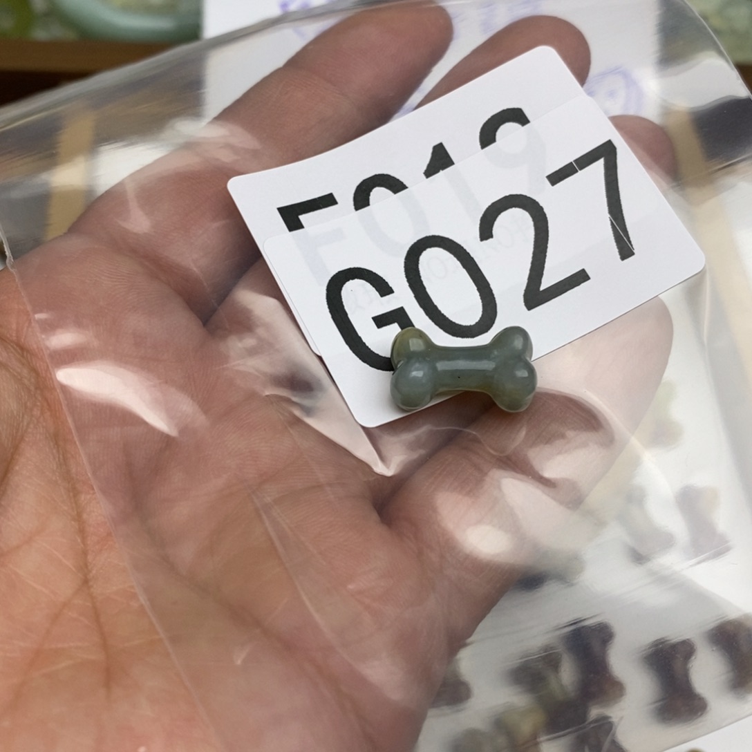 岫玉纯天然岫玉，默认微瑕，不退不换未镶嵌