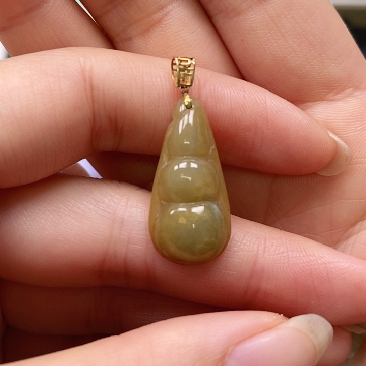 翡翠未镶嵌颈饰吊坠