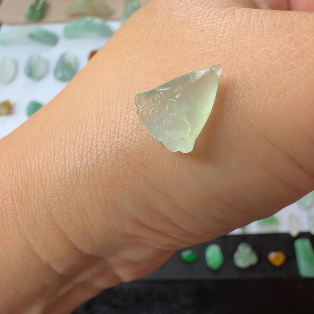 定制翡翠未镶嵌冰绿莲蓬