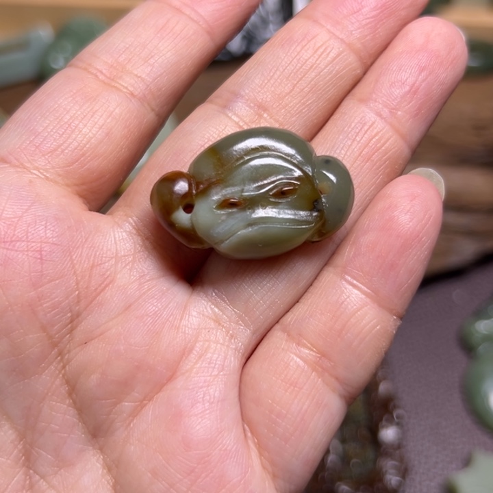 用***9岫岩河磨玉（透闪石质玉）未镶嵌颈饰