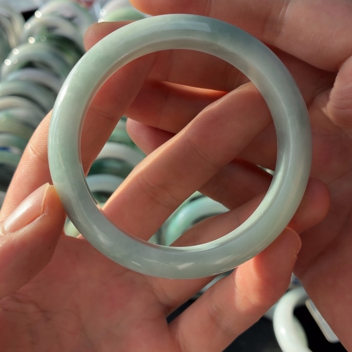 翡翠未镶嵌手镯翡翠手镯