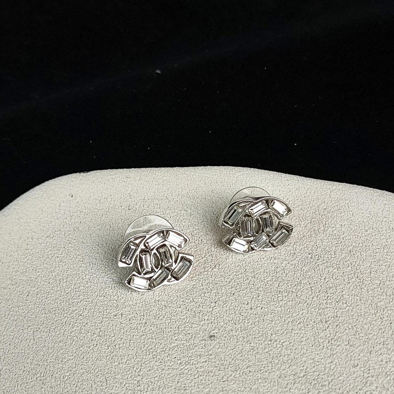99新 Chanel/香奈儿 01P 方钻银色水钻双C耳钉52835