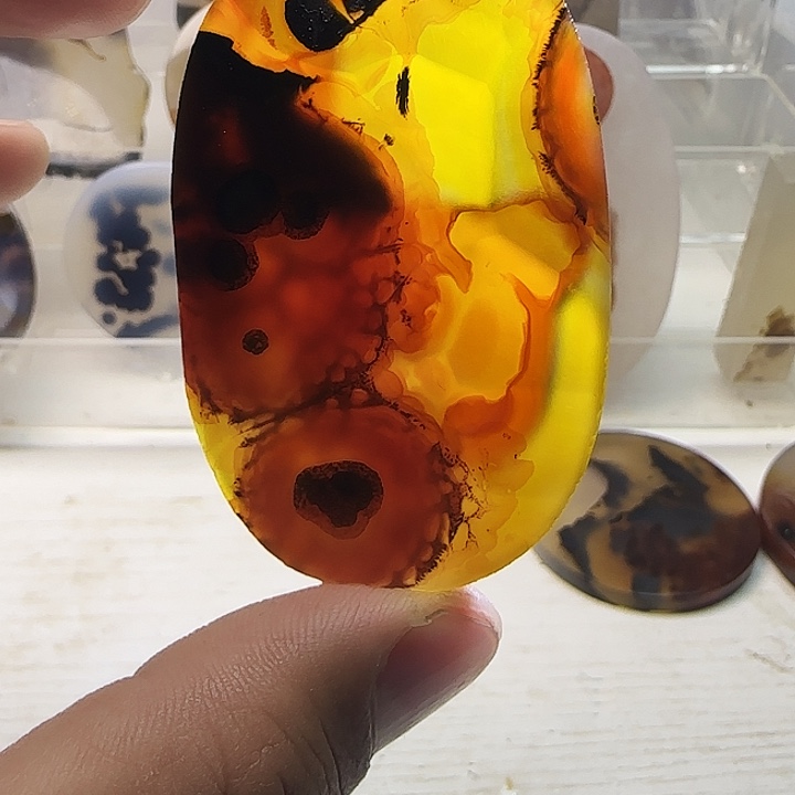 玛瑙/玉髓未镶嵌珠宝奇石