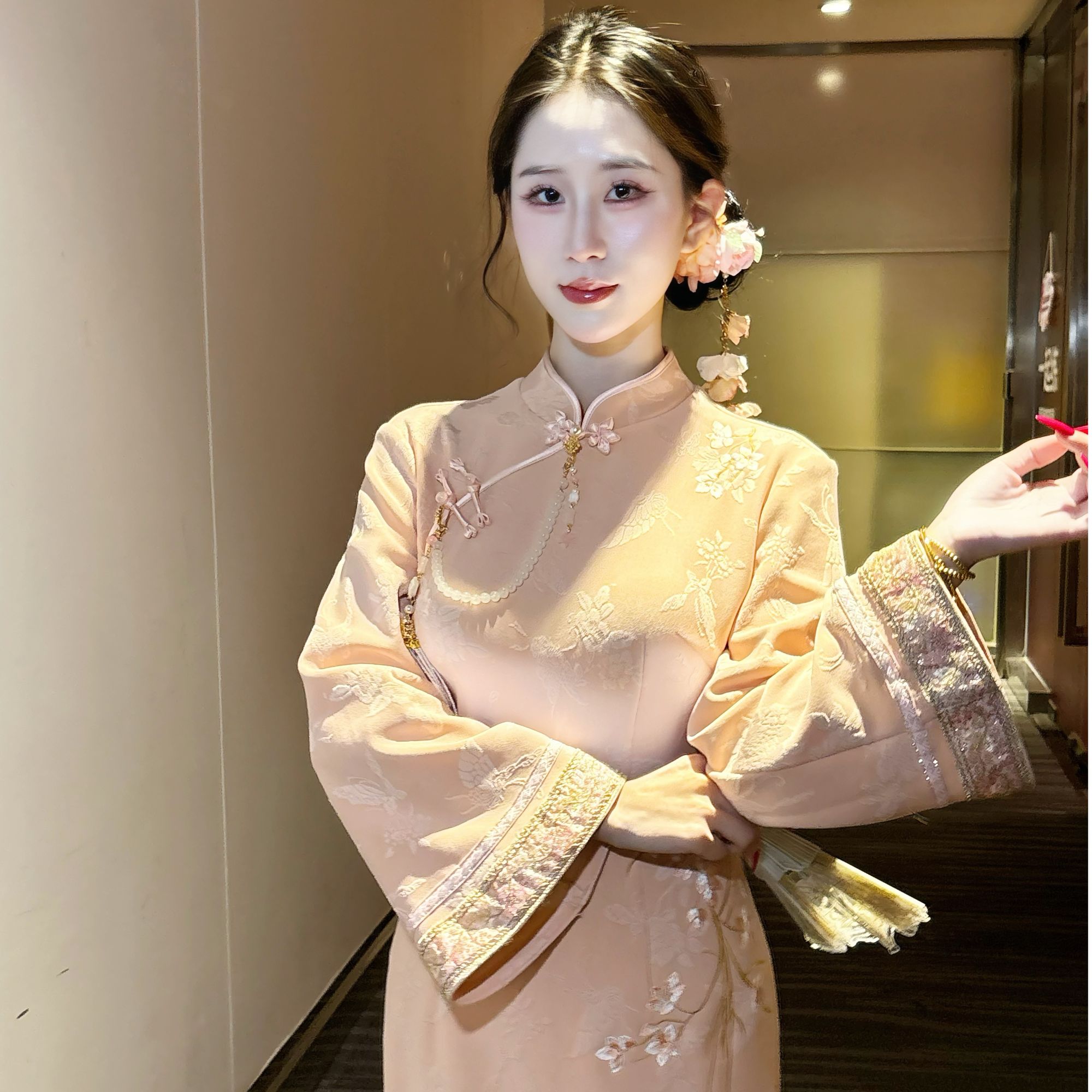 LHMknk1画报夫人原创自制秋冬厚款温柔粉色旗袍高级刺绣  等春粉