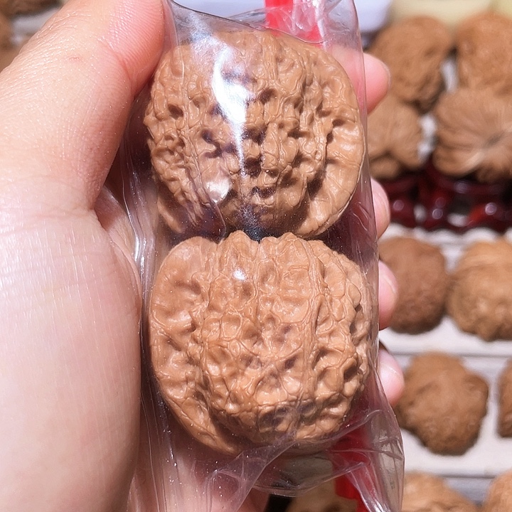 俗***.把件文玩核桃血麒麟