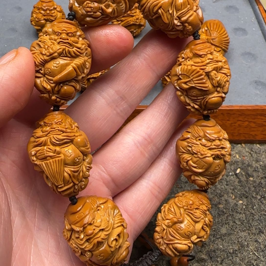 橄榄核吊坠大钟馗呀呀