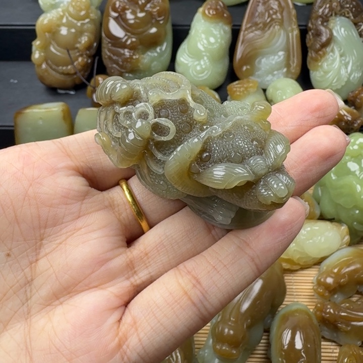 未镶嵌和田玉把件