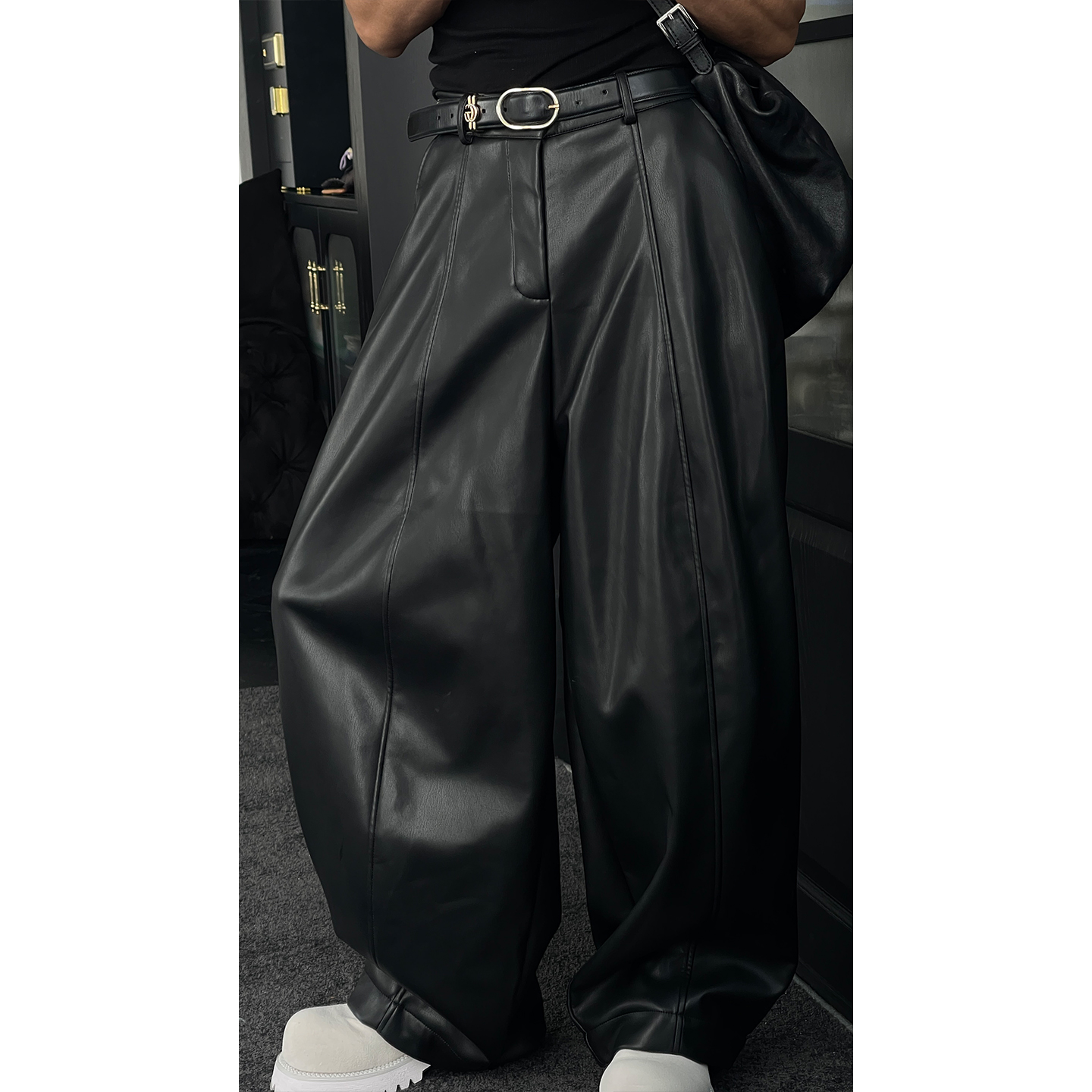 龙叨叨秋冬新品时尚设计感复古弯刀皮裤宽松潮牌痞帅百搭长裤男