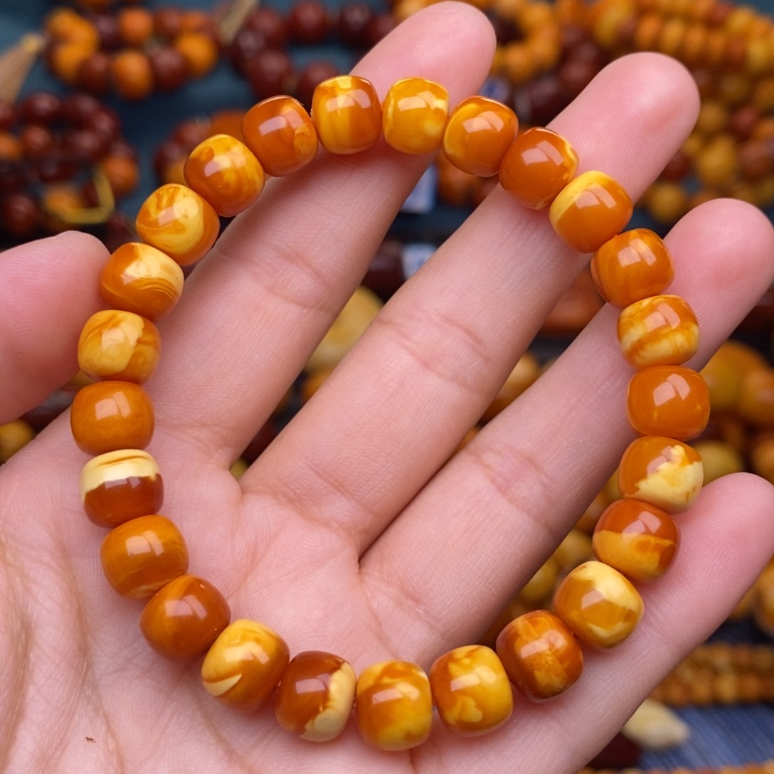 蜜蜡裸石未镶嵌蜜蜡