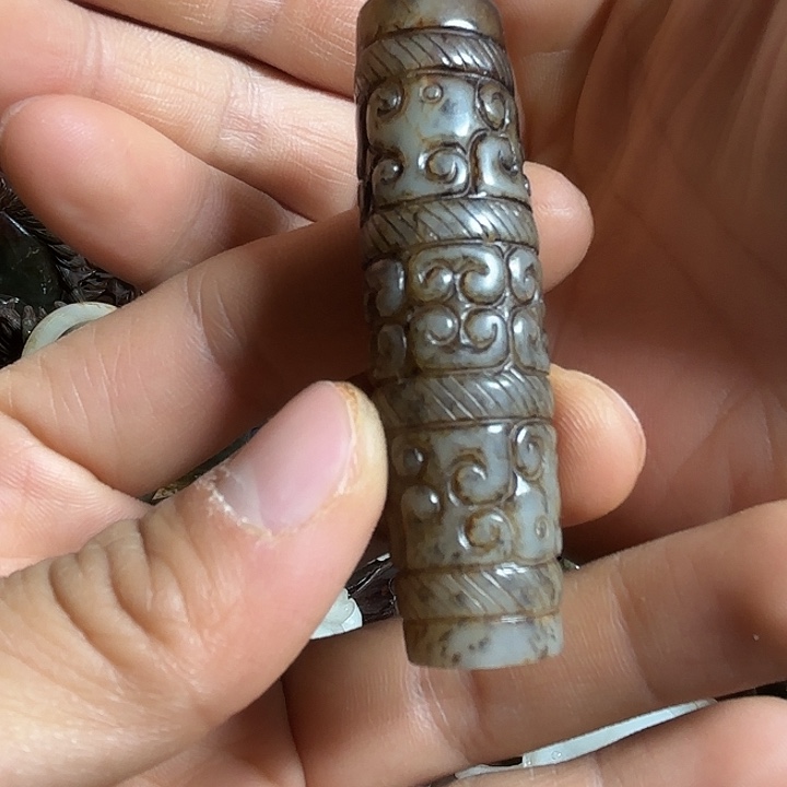 和田玉未镶嵌把件