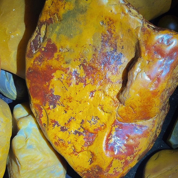 江西石沙****玉黄蜡石的设计