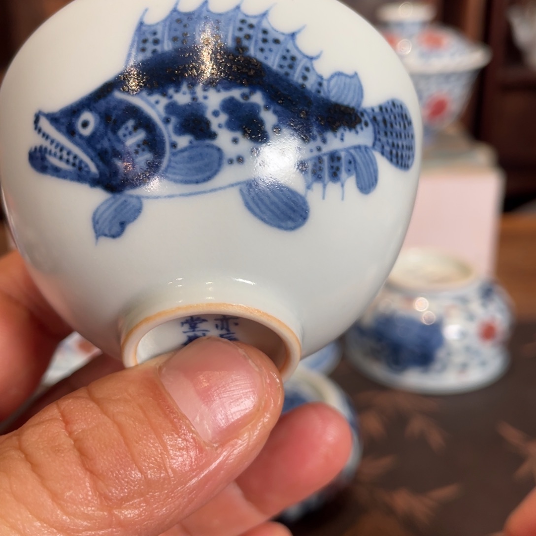 景德镇鱼藻鸡心杯